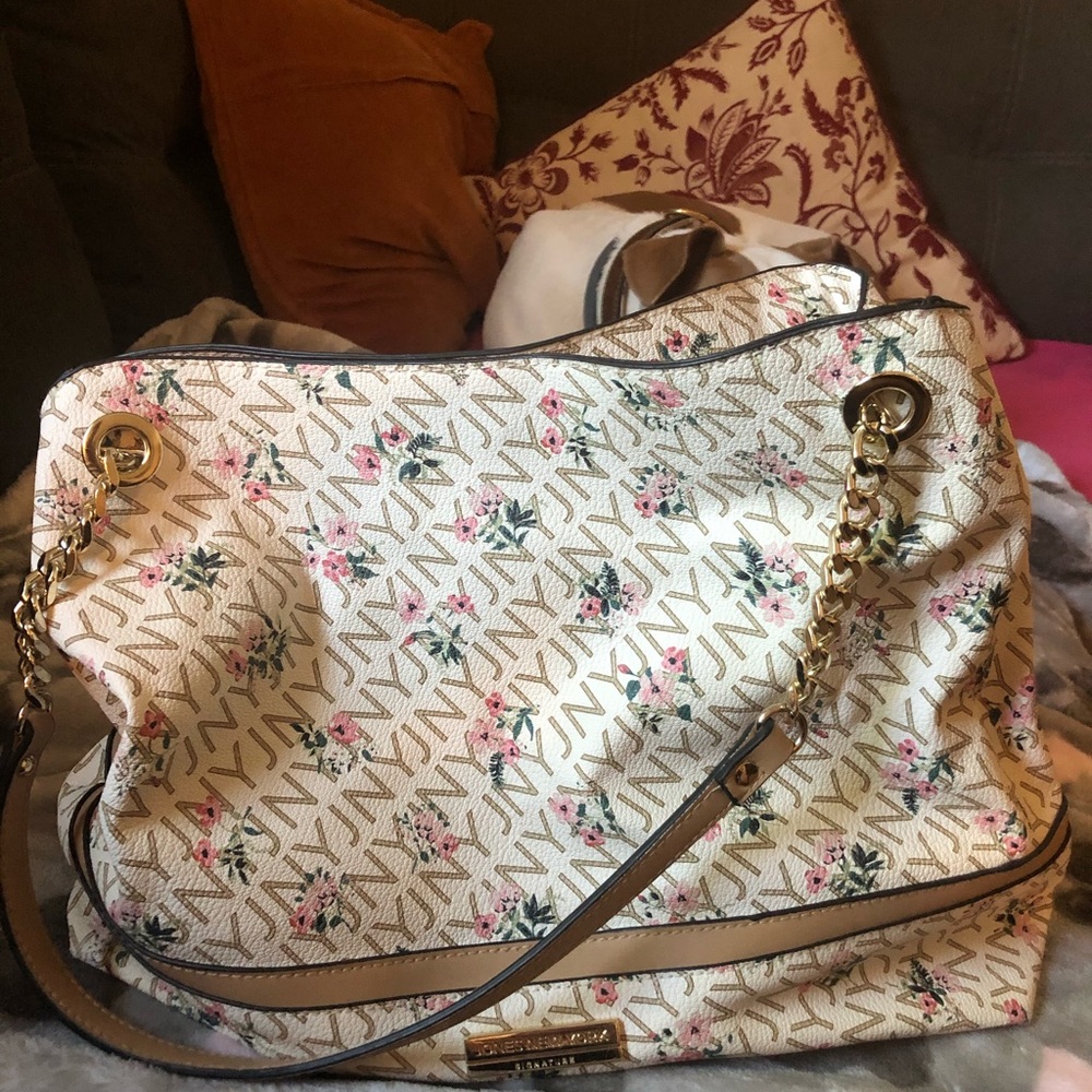 Purse - Picture 2 of 4